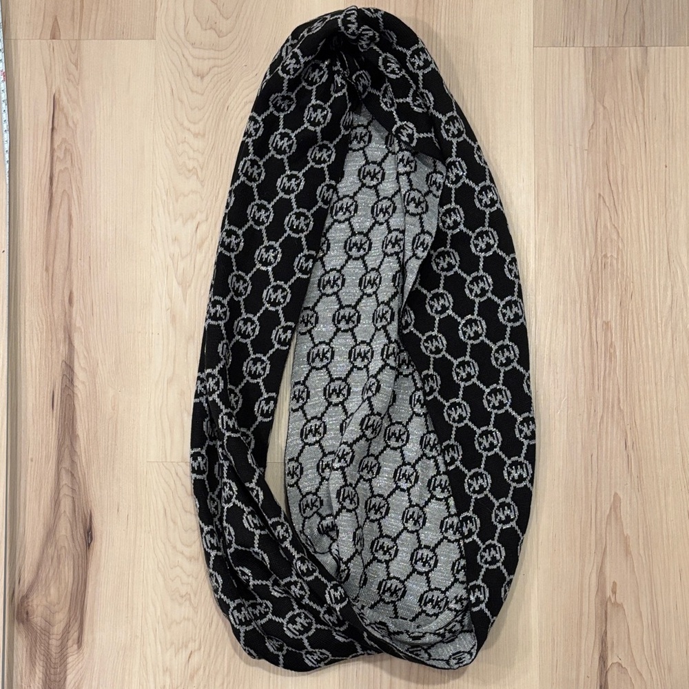 Michael Kors Black and Gray Patterned Infinity Scarf